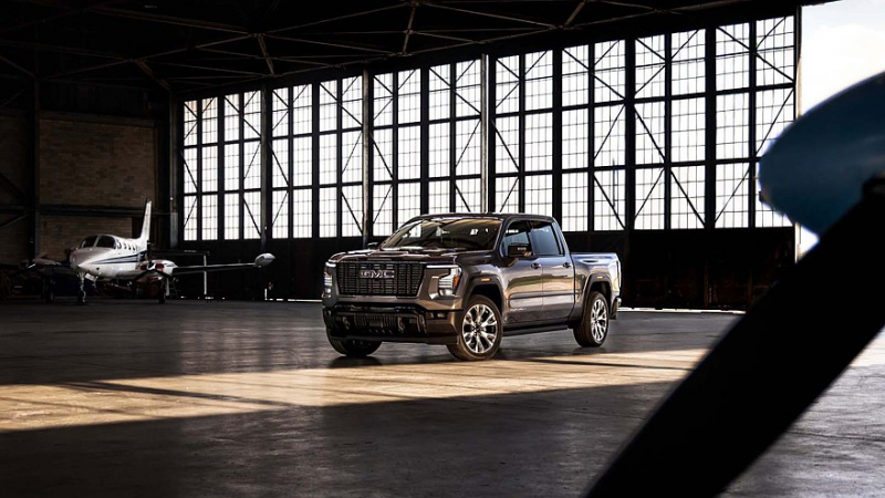 GMC рассекретила новый большой пикап Sierra 1500 с пересмотренной моторной гаммой