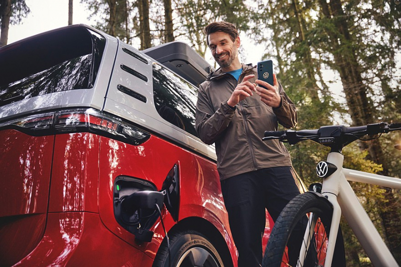 Минивэн Volkswagen ID. Buzz превратился в уютный кемпер