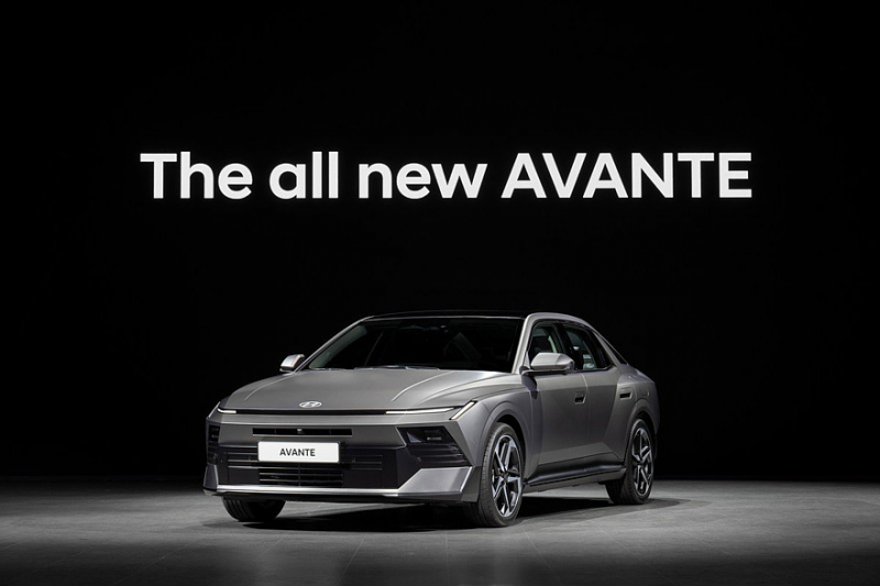 Седан Hyundai Elantra кардинально сменил имидж в новом поколении